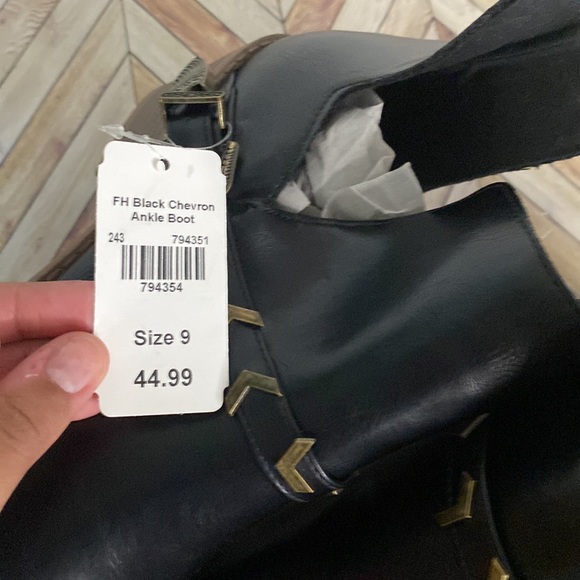 Sophie black chevron ankle boot - Picture 4 of 5